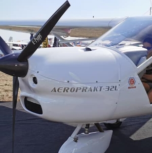 AEROPRAKT A32  3-blade propeller E-PROPS DURANDAL carbon 