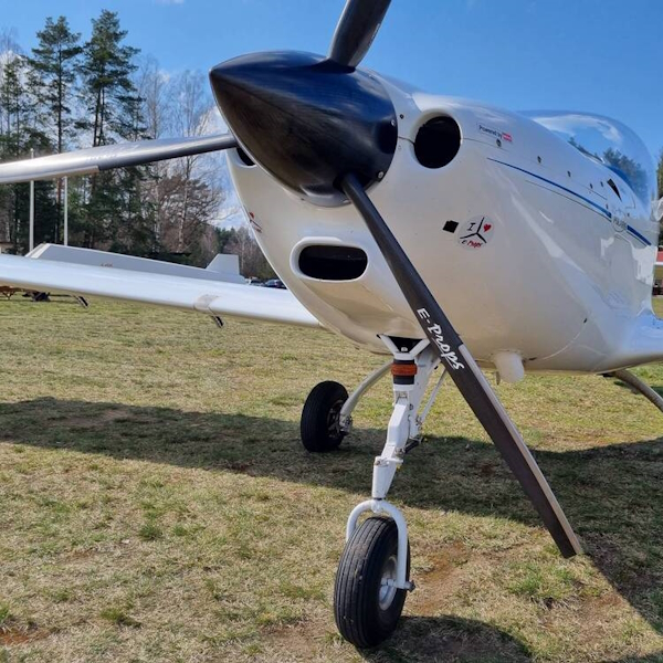 FK LIGHTPLANES FK14 hélice tripale E-PROPS DURANDAL Carbone