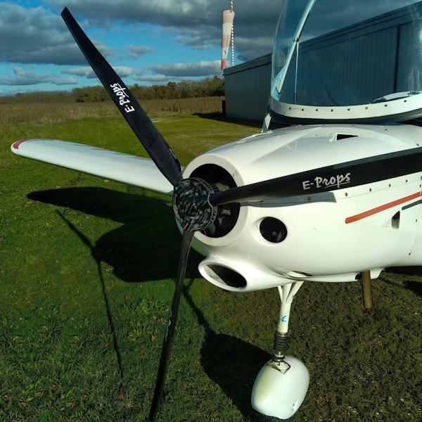 PIONEER P200 Rotax 912S  E-PROPS Durandal
