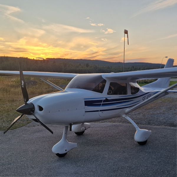 TL ULTRALIGHT SIRIUS TL-3000 E-PROPS GLORIEUSE