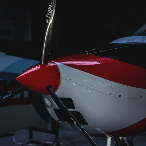 JIHLAVAN SKYLEADER 200 3-blade propeller E-PROPS DURANDAL carbon 